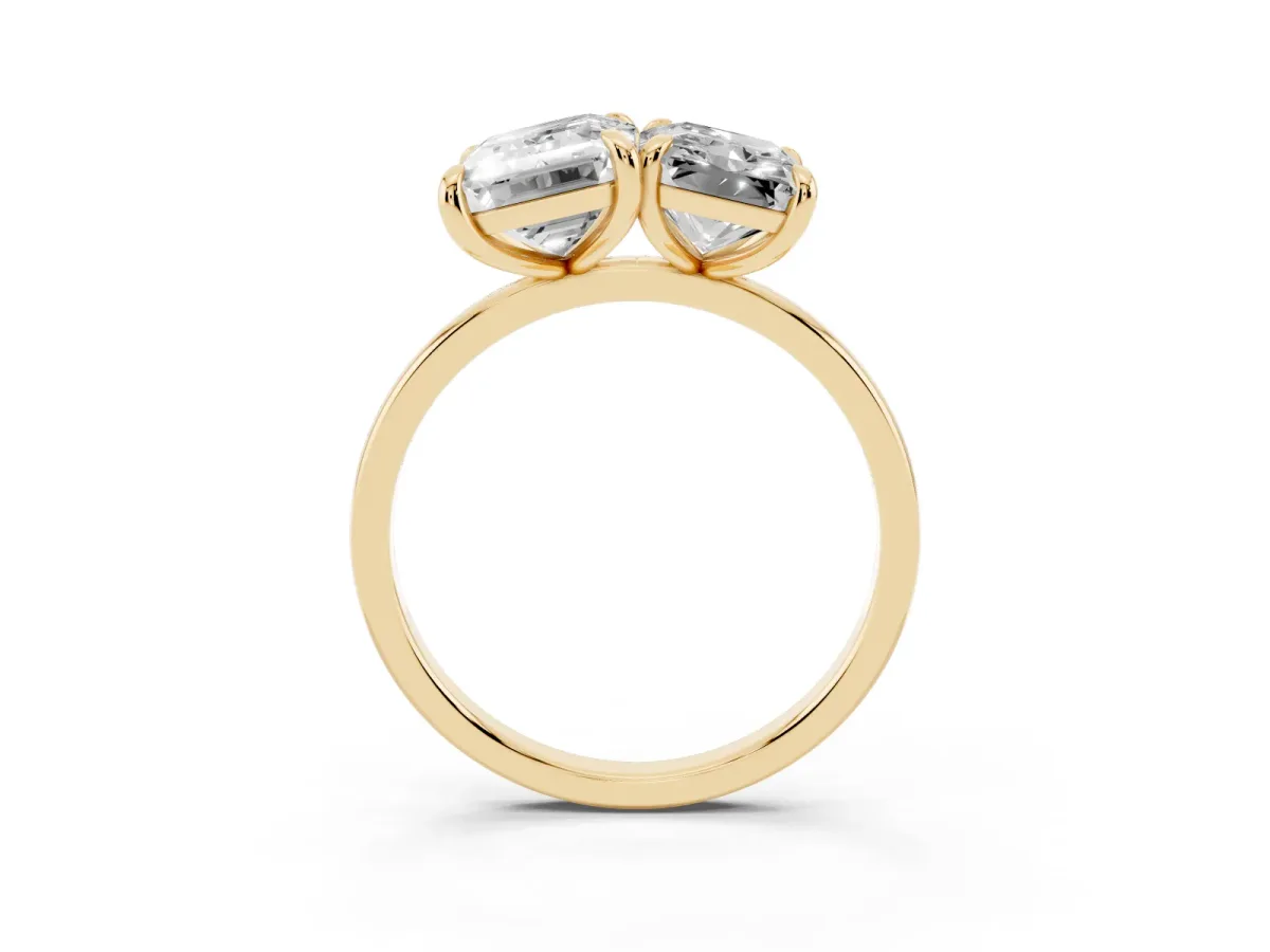 Emerald and Radiant Toi Moi Ring with Prong Setting and Plain Band Yellow gold