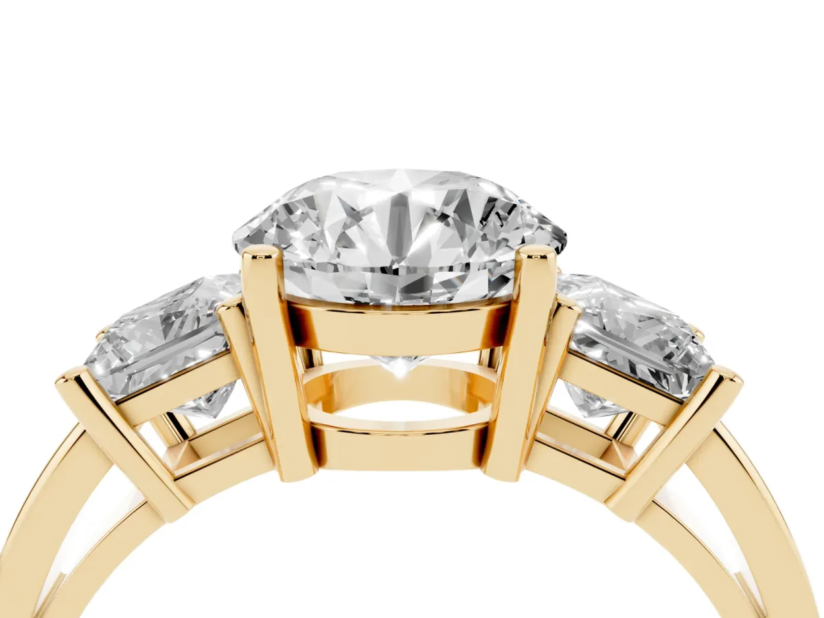 Three-Stone Round Cut Cut Solitaire Ring with Prong Setting Yellow gold