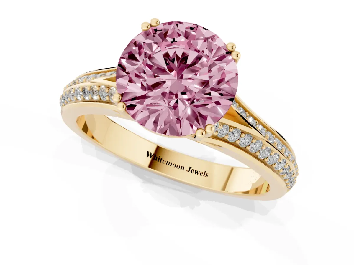Fancy Pink Round Cut Diamond Split Shank Engagement Ring with Pavé Band Yellow gold