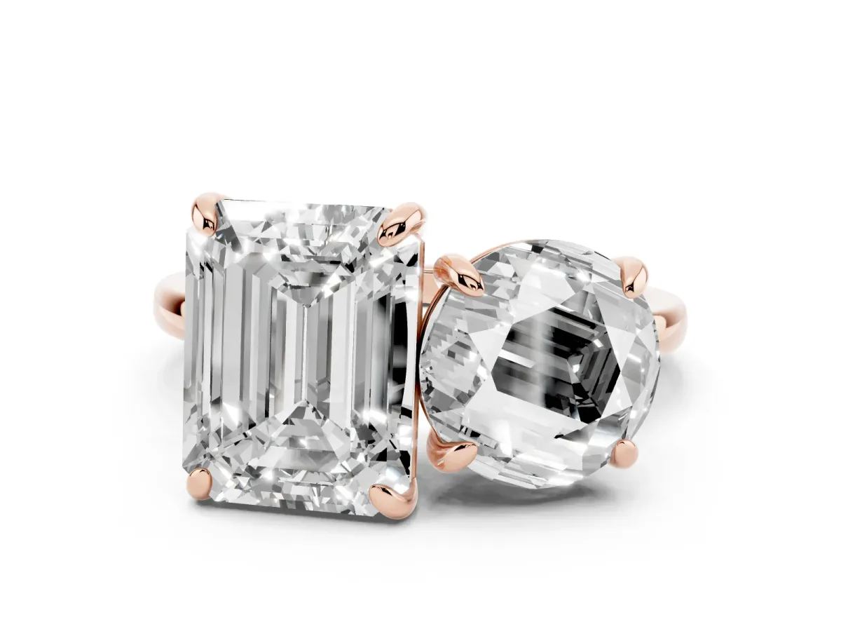 Round and Emerald Toi Moi Ring with Prong Setting and Plain Band Rose gold
