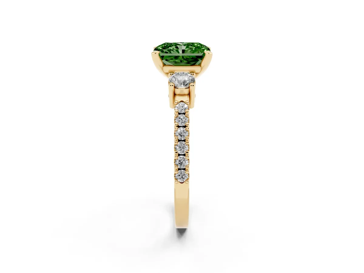 Fancy Green Radiant Cut Three-Stone Diamond Pavé Band with Prong Setting Yellow gold