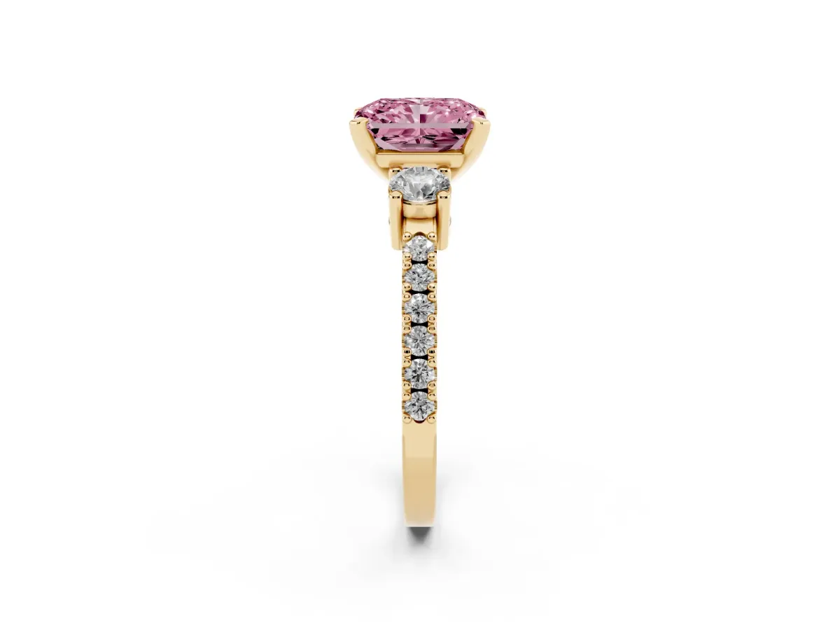 Fancy Pink Radiant Cut Three-Stone Diamond Pavé Band with Prong Setting Yellow gold