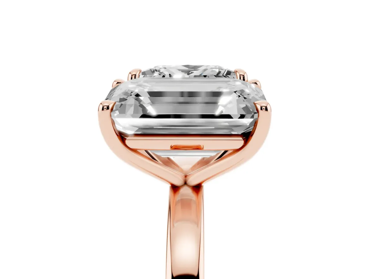 Princess Cut and Emerald Cut Toi Moi Ring with Prong Setting Rose gold