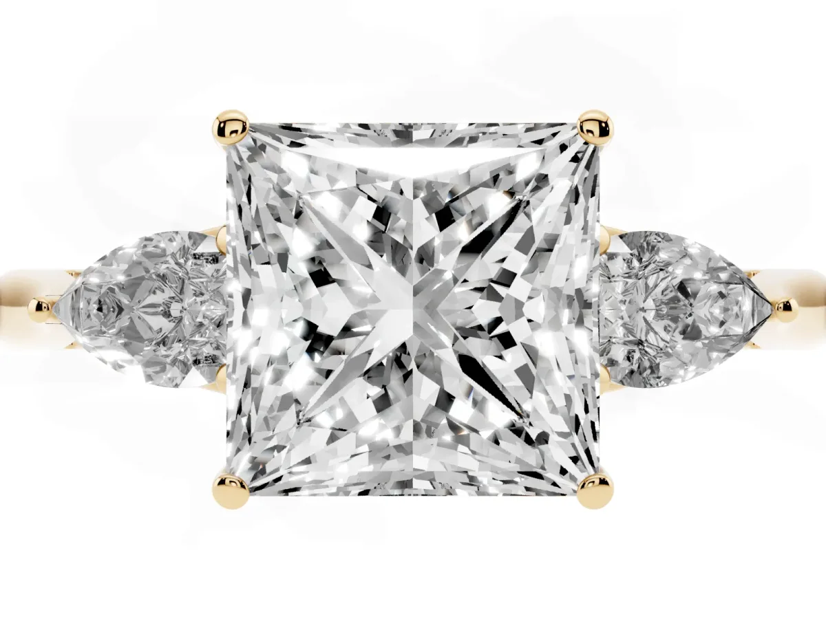 Three-Stone Princess Cut Brilliant Diamond Solitaire Ring with Tapered Band and Four-Prong Setting Yellow gold