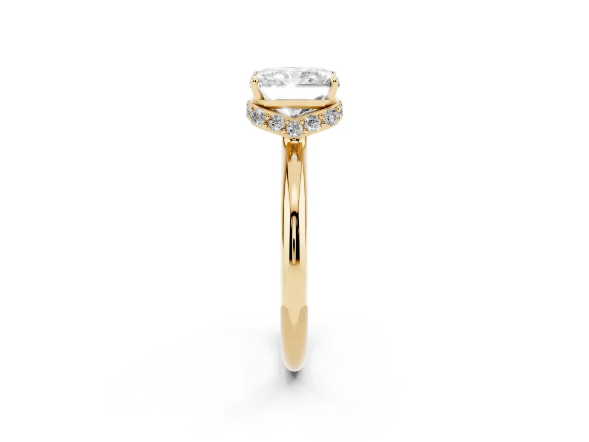 Radiant Cut Brilliant Solitaire Engagement Ring with Six-Prong Setting and Classic Band Yellow gold
