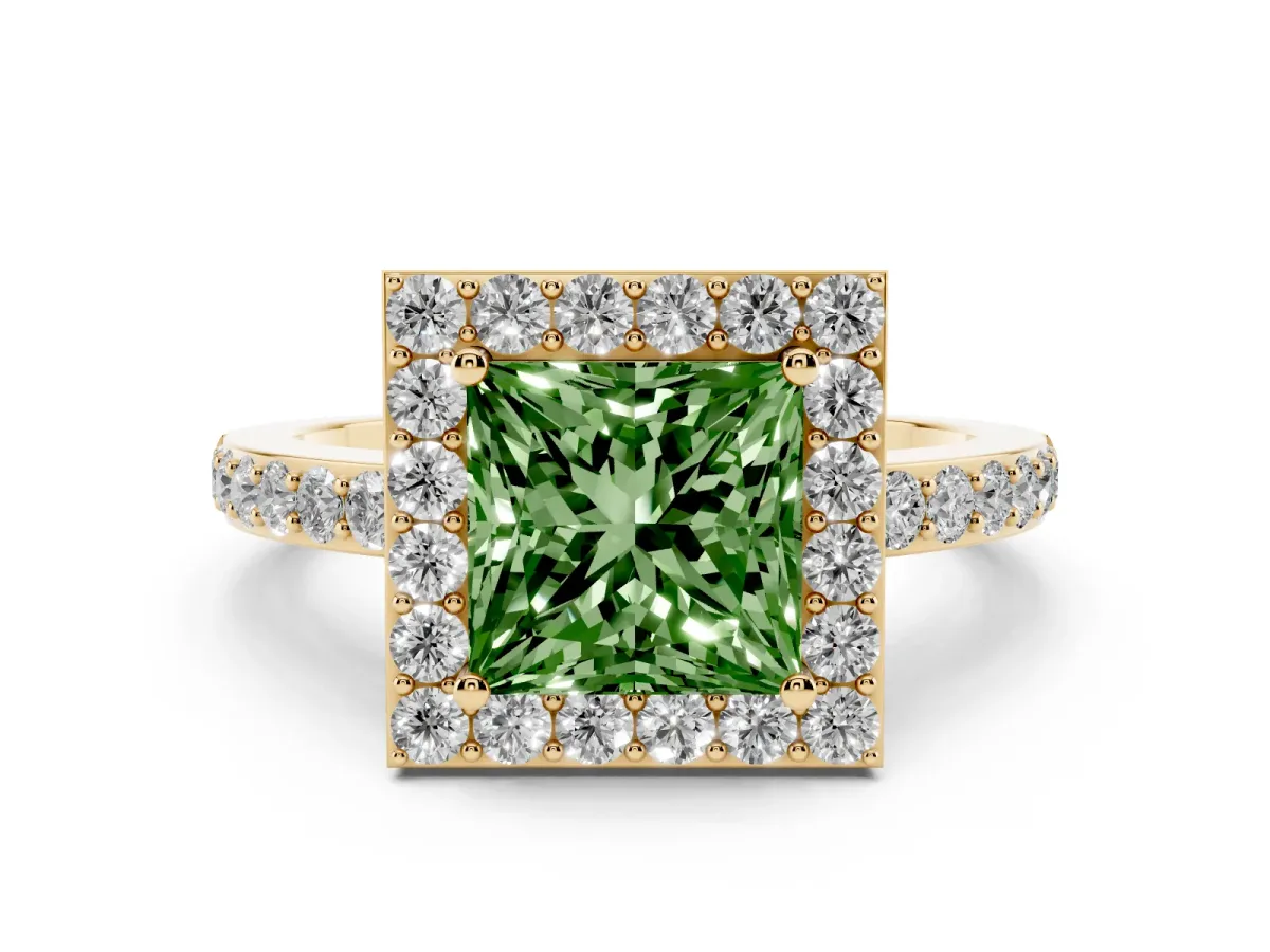 Fancy Green Princess Cut Halo Diamond Pavé Band Ring with Prong Setting Yellow gold