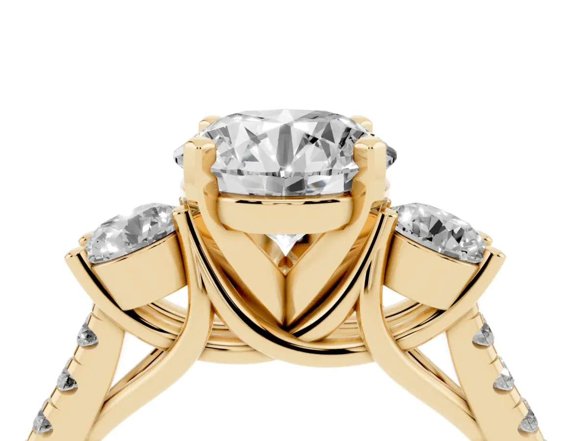 Three-Stone Round Cut Diamond Pavé Band with Four-Prong Setting Yellow gold