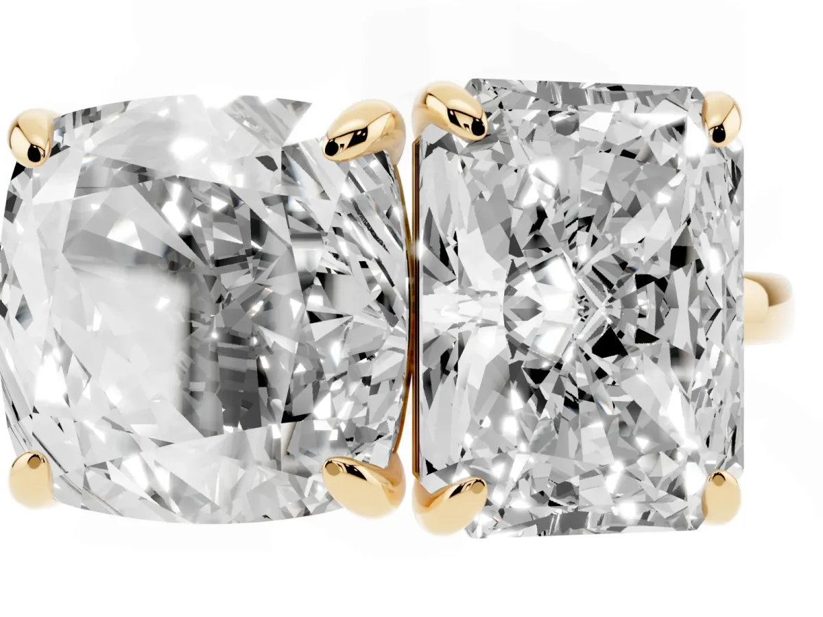 Cushion and Radiant Toi Moi Ring with Prong Setting and Plain Band Yellow gold