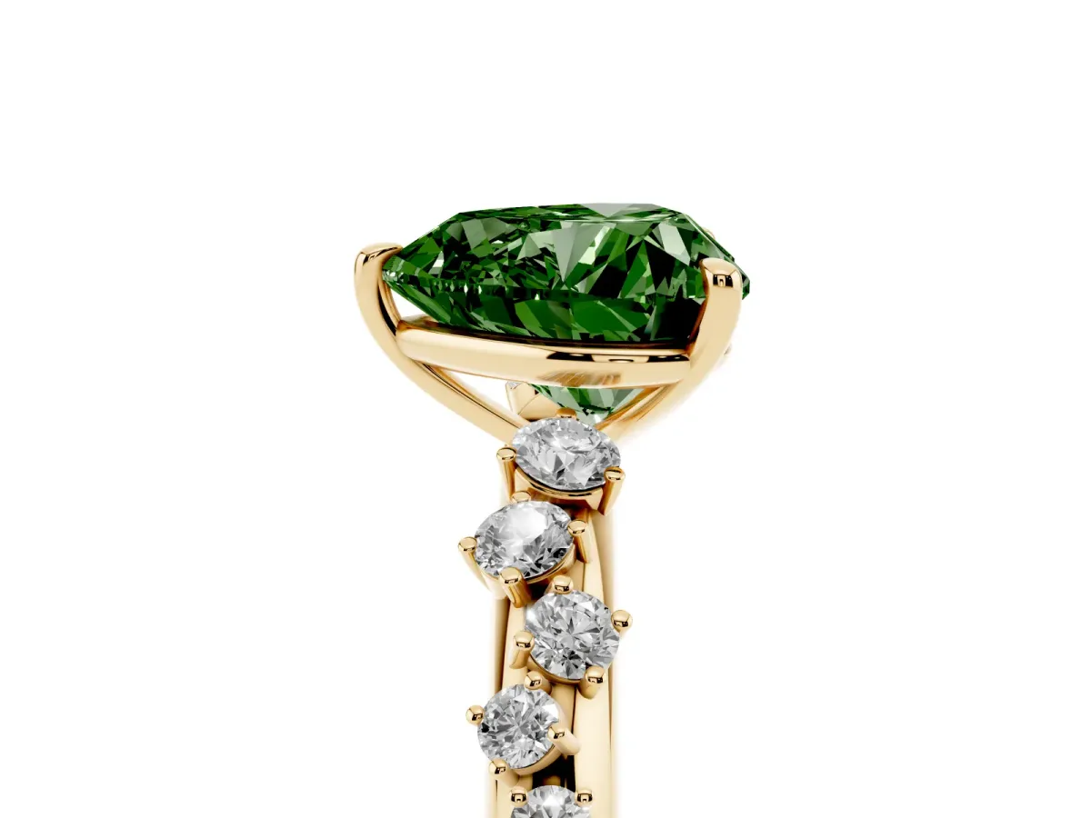 Fancy Green Heart Cut Diamond Cluster Prong-Set Solitaire Ring Yellow gold