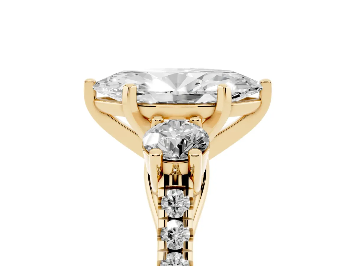 Three-Stone Marquise Cut Diamond Pavé Band with Four-Prong Setting Yellow gold