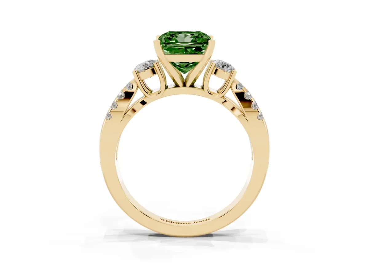 Fancy Green Princess Cut Diamond Three-Stone Ring with Pavé Split Shank and Four-Prong Setting Yellow gold