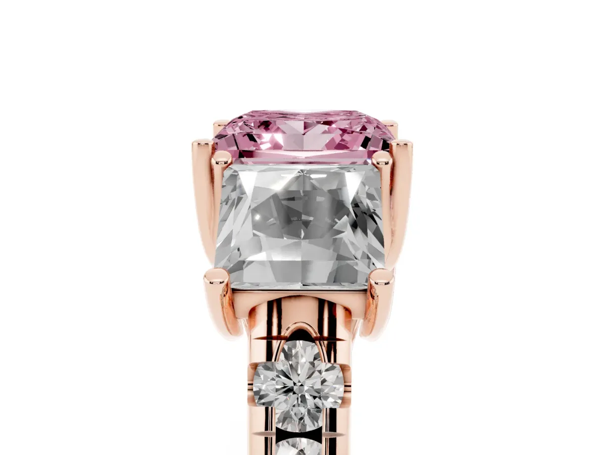 Fancy Pink Three-Stone Princess Cut Diamond Pavé Band with Prong Setting Rose gold