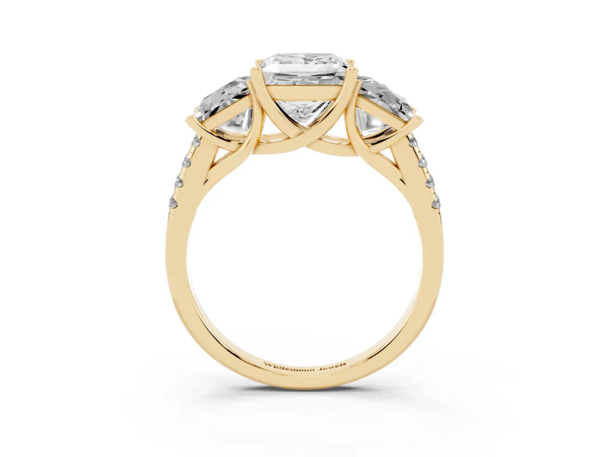 Three-Stone Princess Cut Diamond Ring with Round Pavé Band and Prong Setting Yellow gold