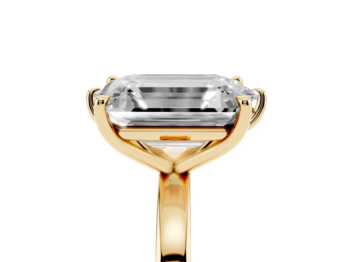 Marquise Cut and Emerald Cut Toi Moi Ring with Prong Setting Yellow gold