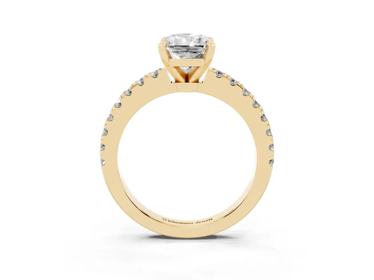Radiant Cut Solitaire Diamond with Pavé Band and Four-Prong Setting Yellow gold