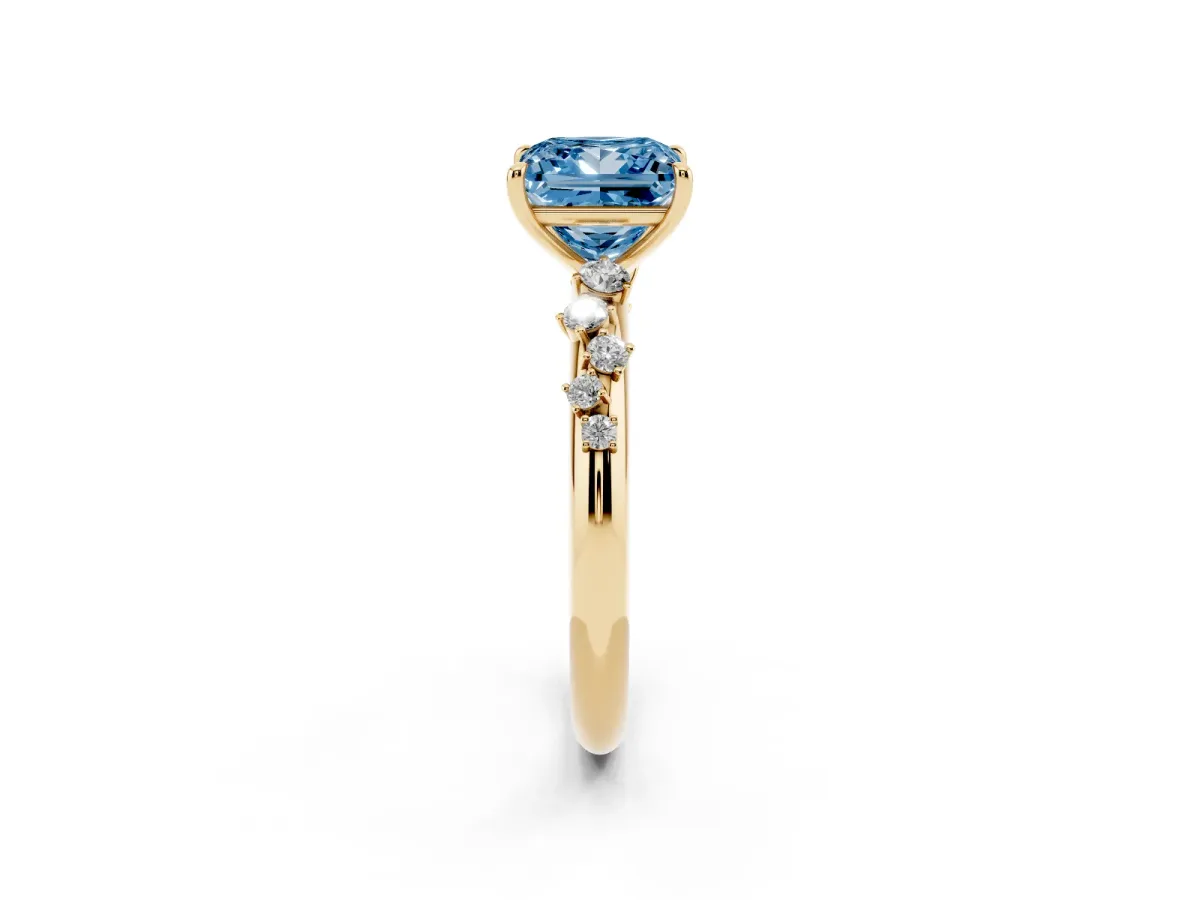 Fancy Blue Princess Cut Diamond Cluster Prong-Set Solitaire Ring Yellow gold