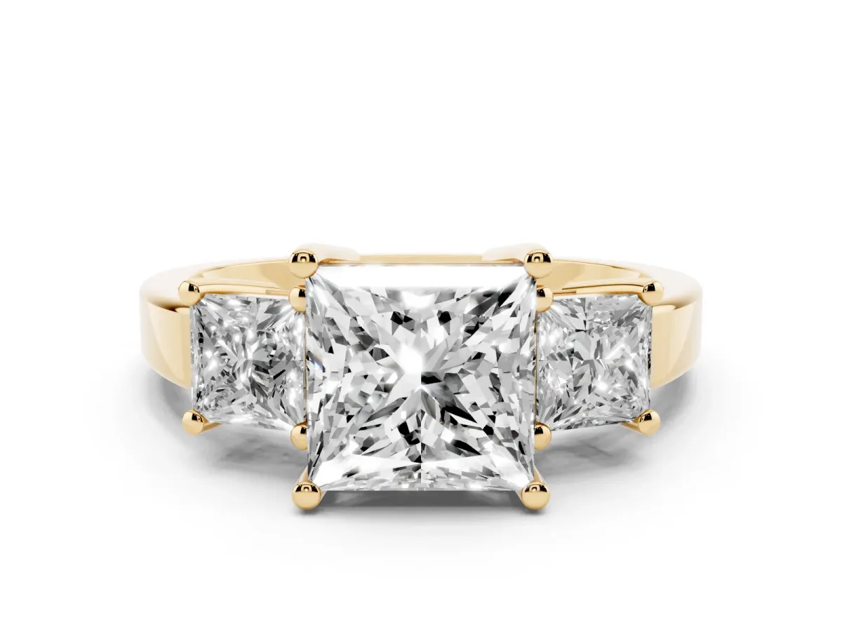 Three-Stone Princess Cut Cut Solitaire Ring with Prong Setting Yellow gold