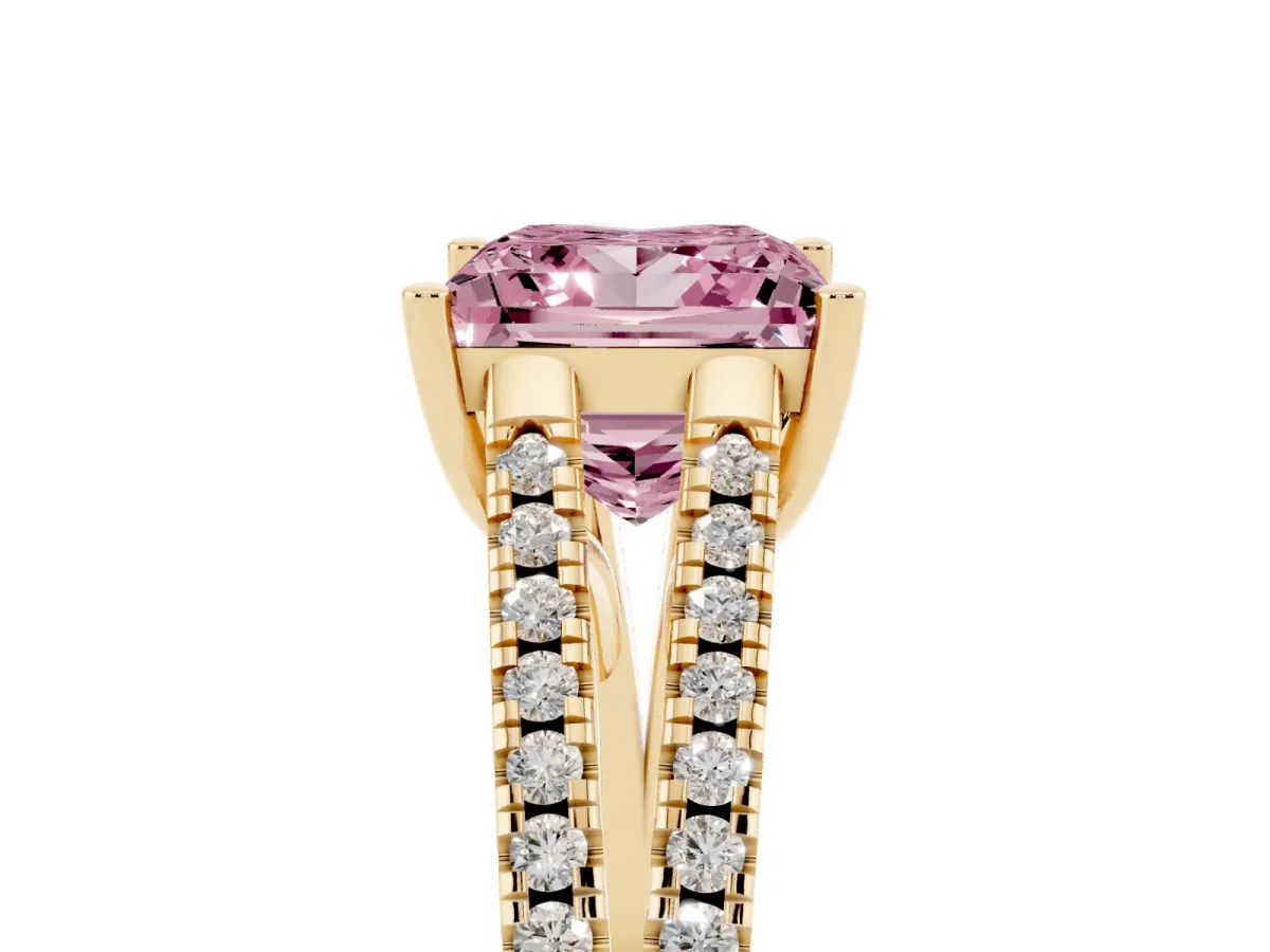 Fancy Pink Princess Cut Diamond Solitaire Engagement Ring with Split Shank Pavé Band Yellow gold