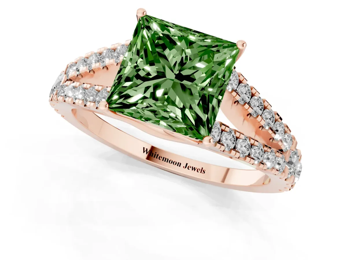 Fancy Green Princess Cut Diamond Split Shank Pavé Engagement Ring with Four-Prong Setting Rose gold