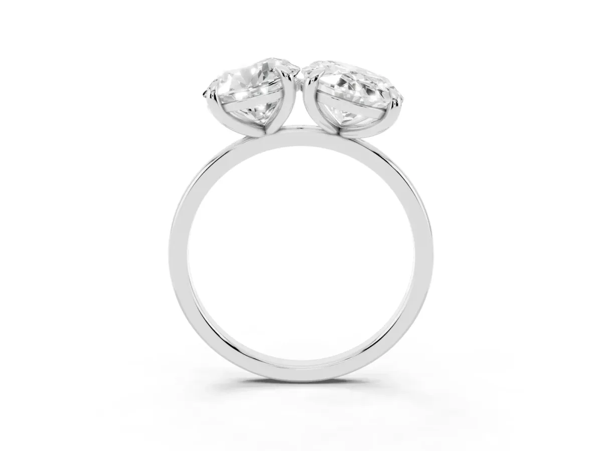 Round and Oval Toi Moi Ring with Prong Setting and Plain Band White gold