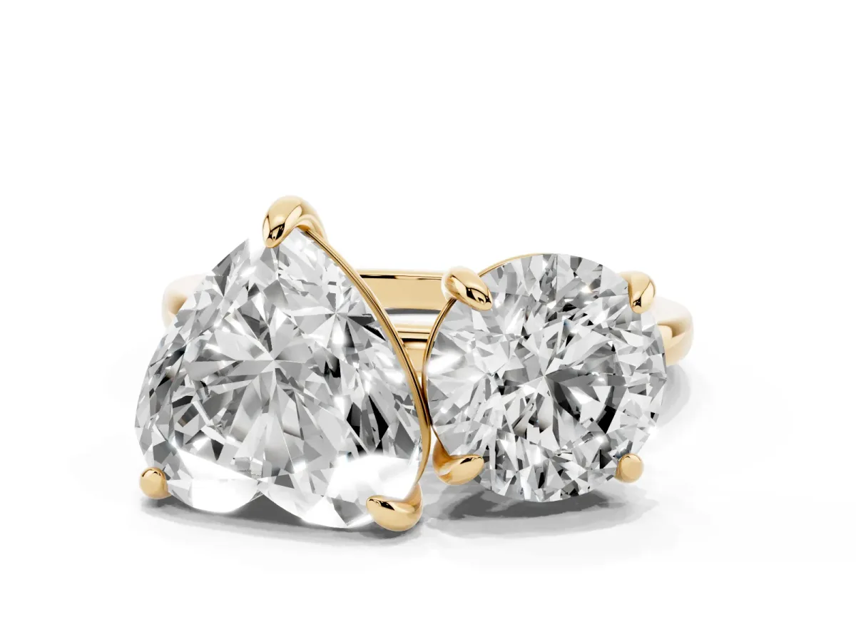 Round and Heart Toi Moi Ring with Prong Setting and Plain Band Yellow gold