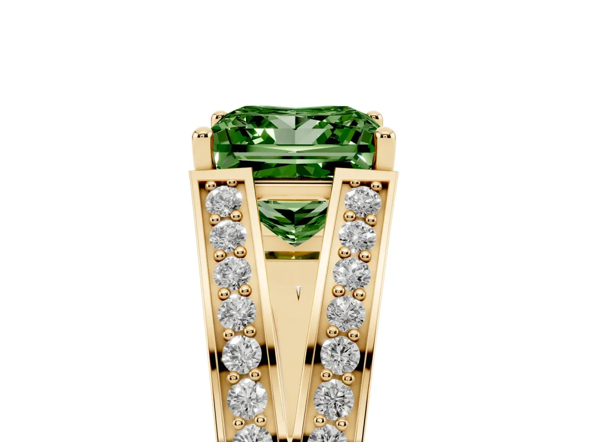 Fancy Green Princess Cut Diamond Split Shank Ring with Pavé Band and Four-Prong Setting Yellow gold