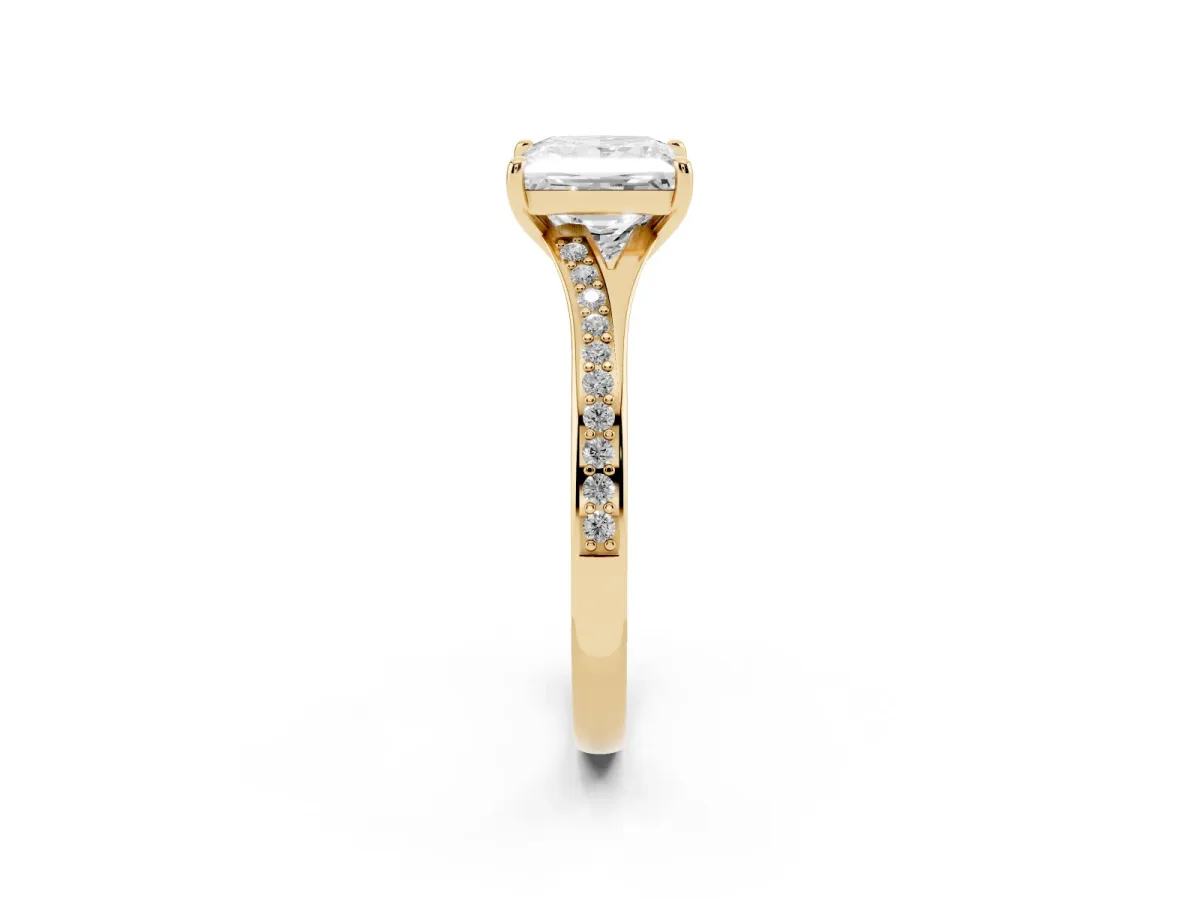 Princess Cut Diamond Solitaire Ring with Pavé Band and Prong Setting Yellow gold