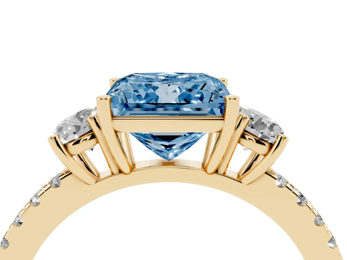 Fancy Blue Three-Stone Princess Cut Cut Diamond Pavé Band with Prong Setting Yellow gold