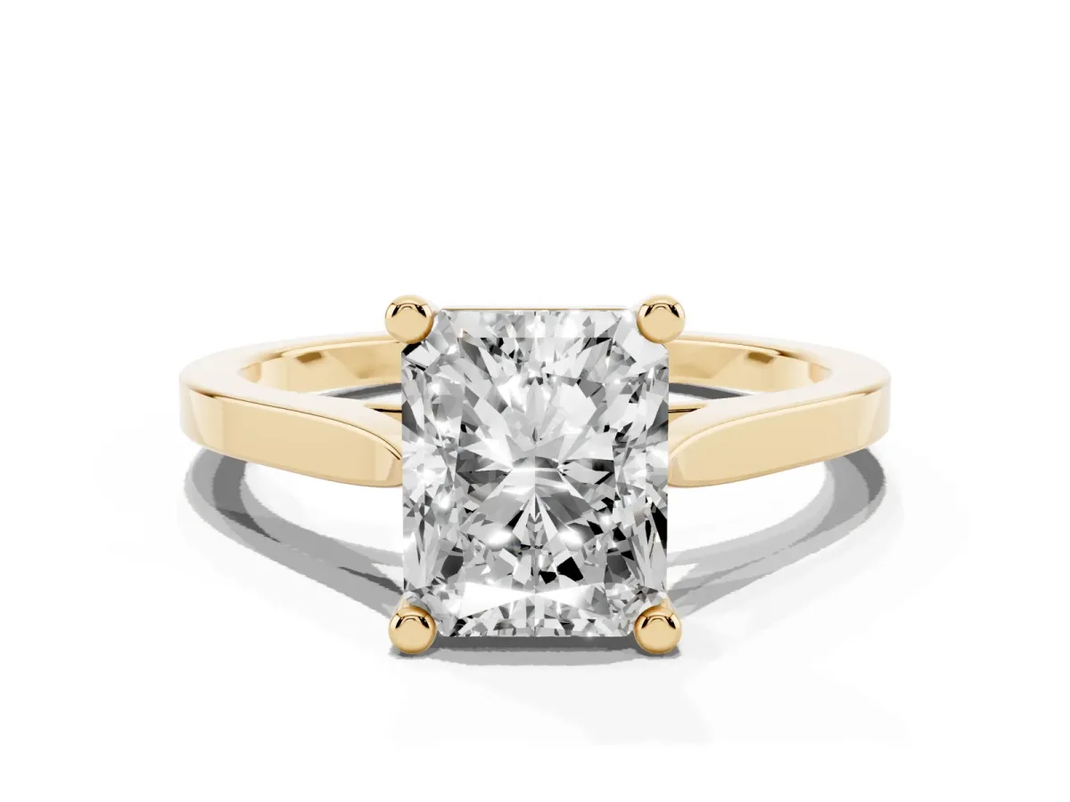 Radiant Cut Solitaire Diamond Ring with Four-Prong Setting and Tapered Band Yellow gold