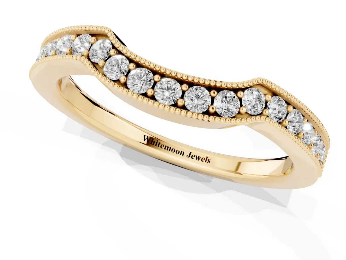 Curved Round Diamond Band with Milgrain Pavé Setting Yellow gold