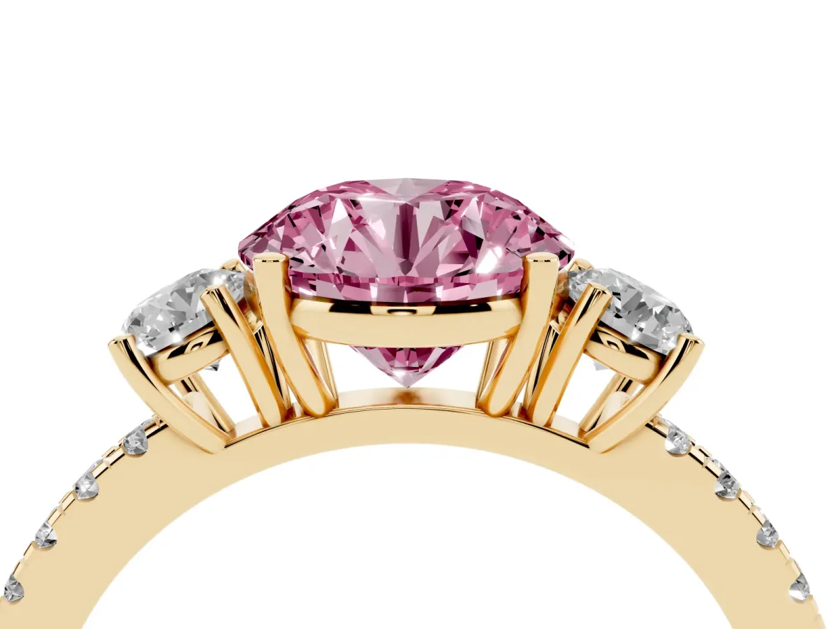 Fancy Pink Three-Stone Round Cut Cut Diamond Pavé Band with Prong Setting Yellow gold