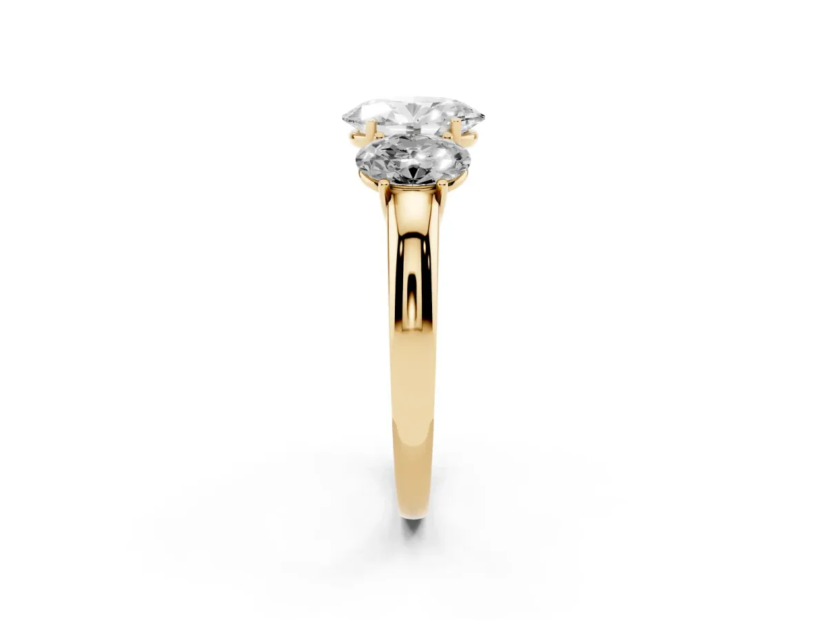 Oval Cut Diamond Three-Stone Ring with Four-Prong Setting and Classic Band Yellow gold