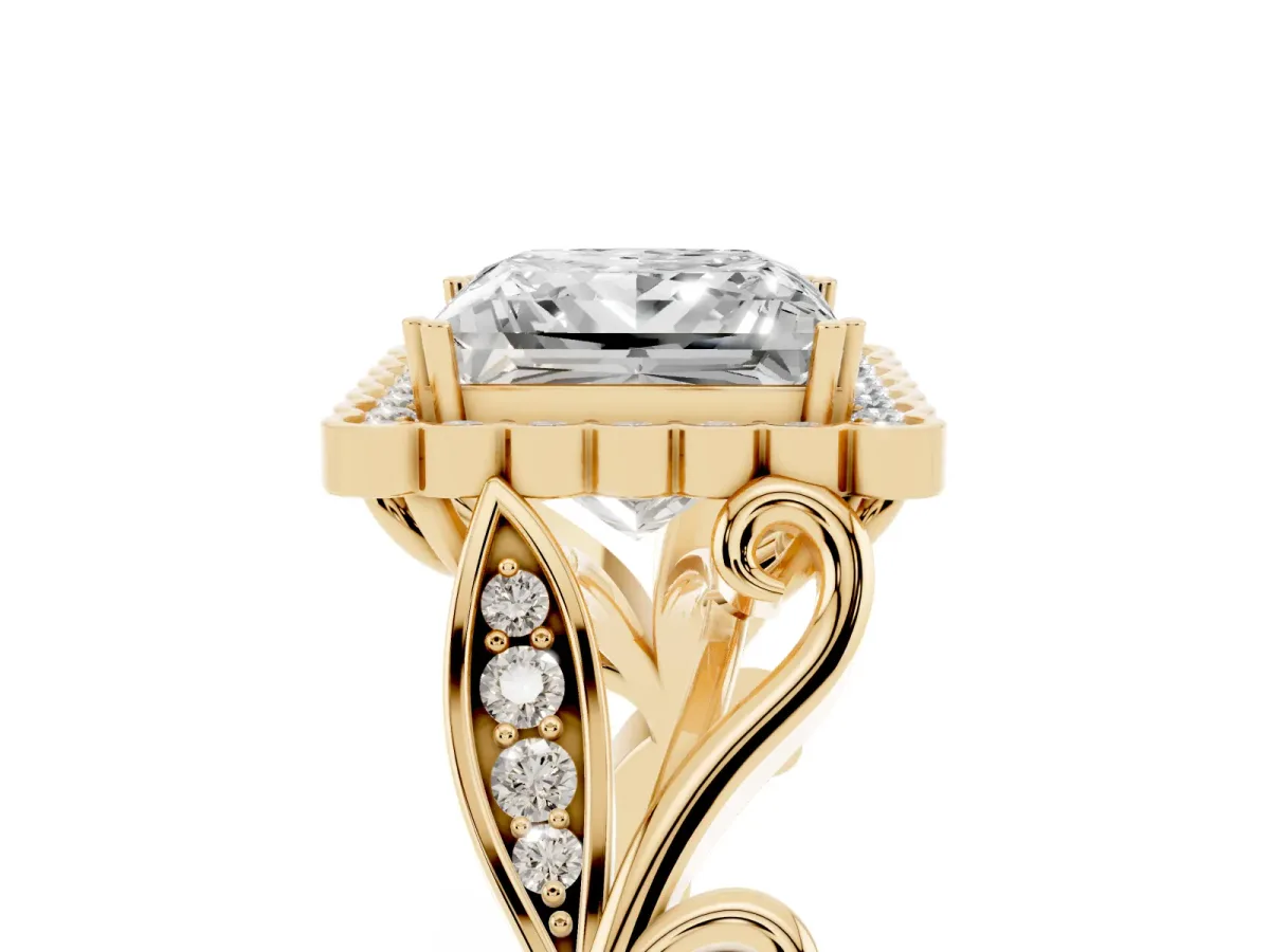 Princess Cut Diamond Halo Ring with Vintage Split Shank and Four-Prong Setting Yellow gold