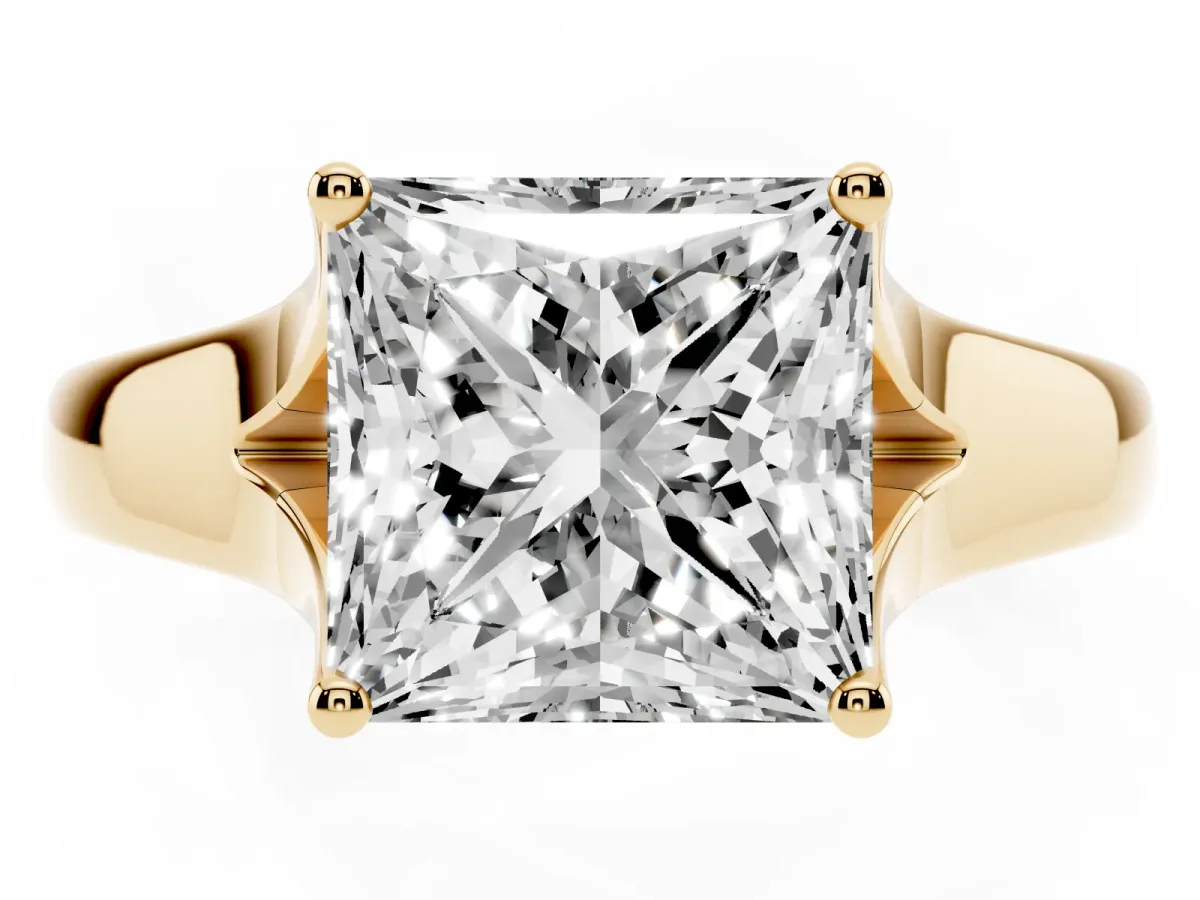 Princess Cut Solitaire Diamond Ring with Cathedral Band and Four-Prong Setting Yellow gold