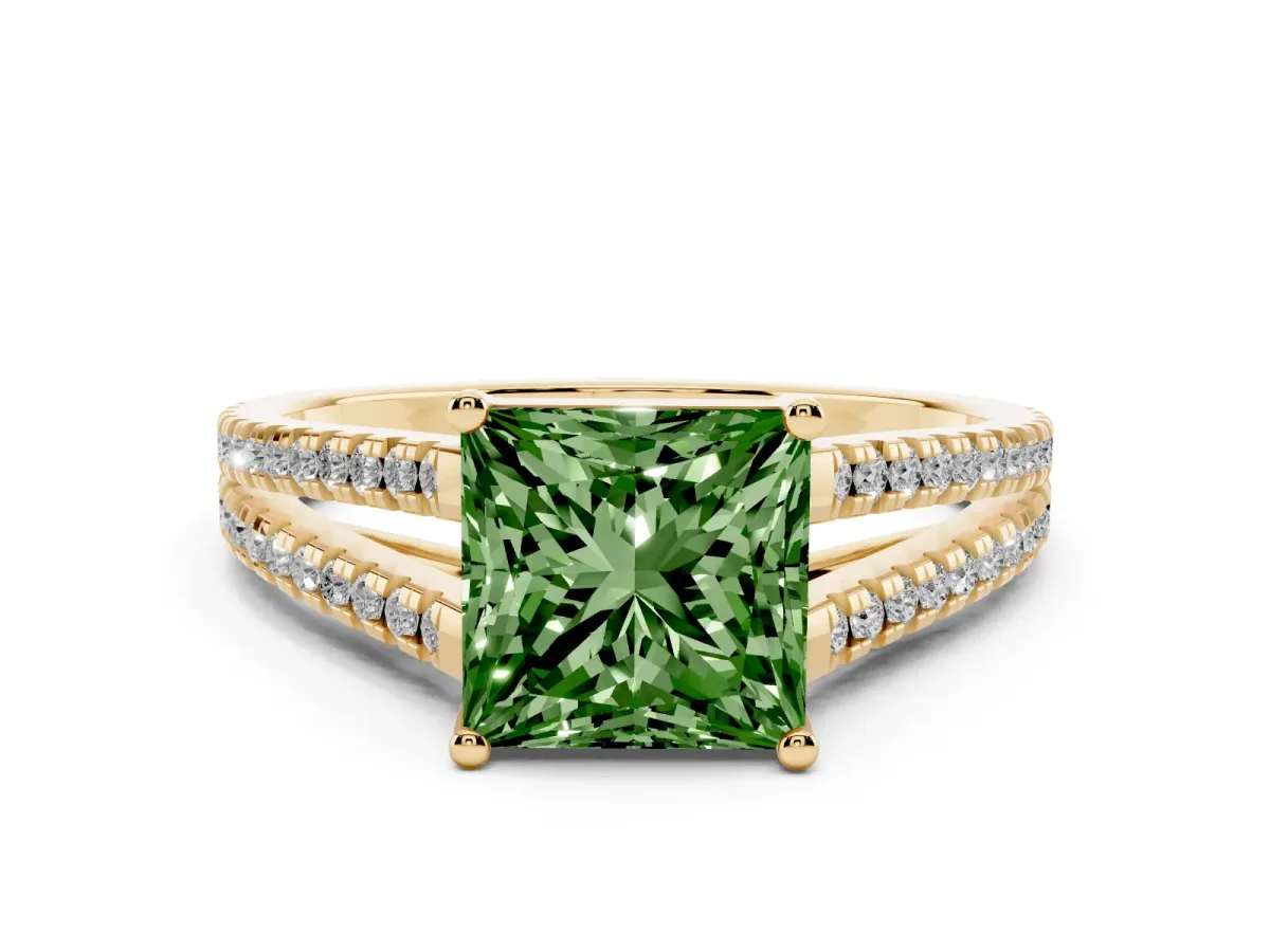 Fancy Green Princess Cut Diamond Solitaire Engagement Ring with Split Shank Pavé Band Yellow gold