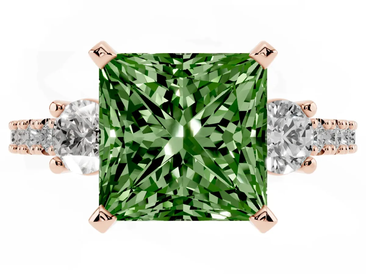 Fancy Green Princess Cut Three-Stone Diamond Pavé Band with Prong Setting Rose gold
