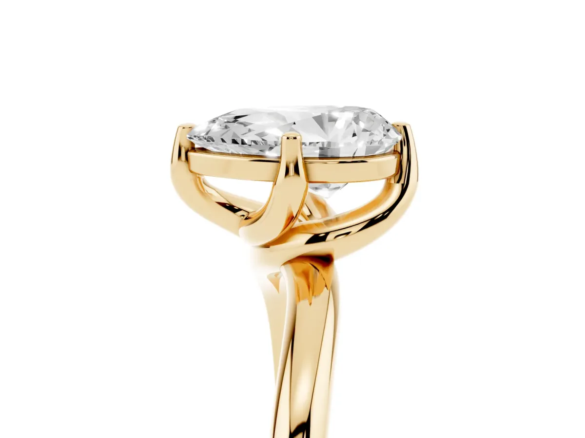 Pear Cut Diamond Solitaire Engagement Ring with Four-Prong Setting and Classic Band Yellow gold