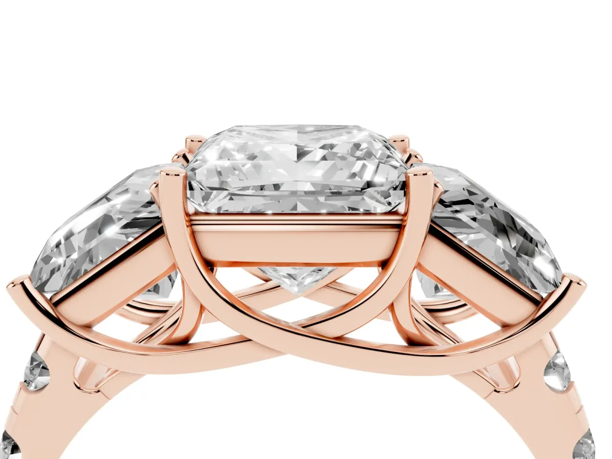 Three-Stone Princess Cut Diamond Pavé Band with Prong Setting Rose gold
