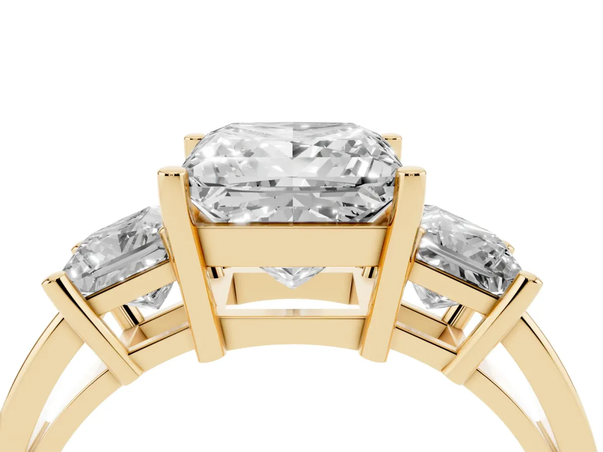 Three-Stone Princess Cut Cut Solitaire Ring with Prong Setting Yellow gold