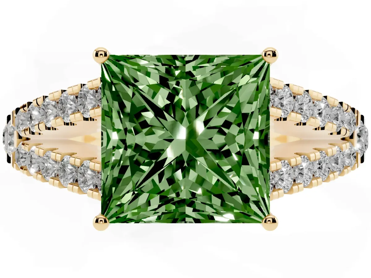 Fancy Green Princess Cut Diamond Split Shank Pavé Engagement Ring with Four-Prong Setting Yellow gold