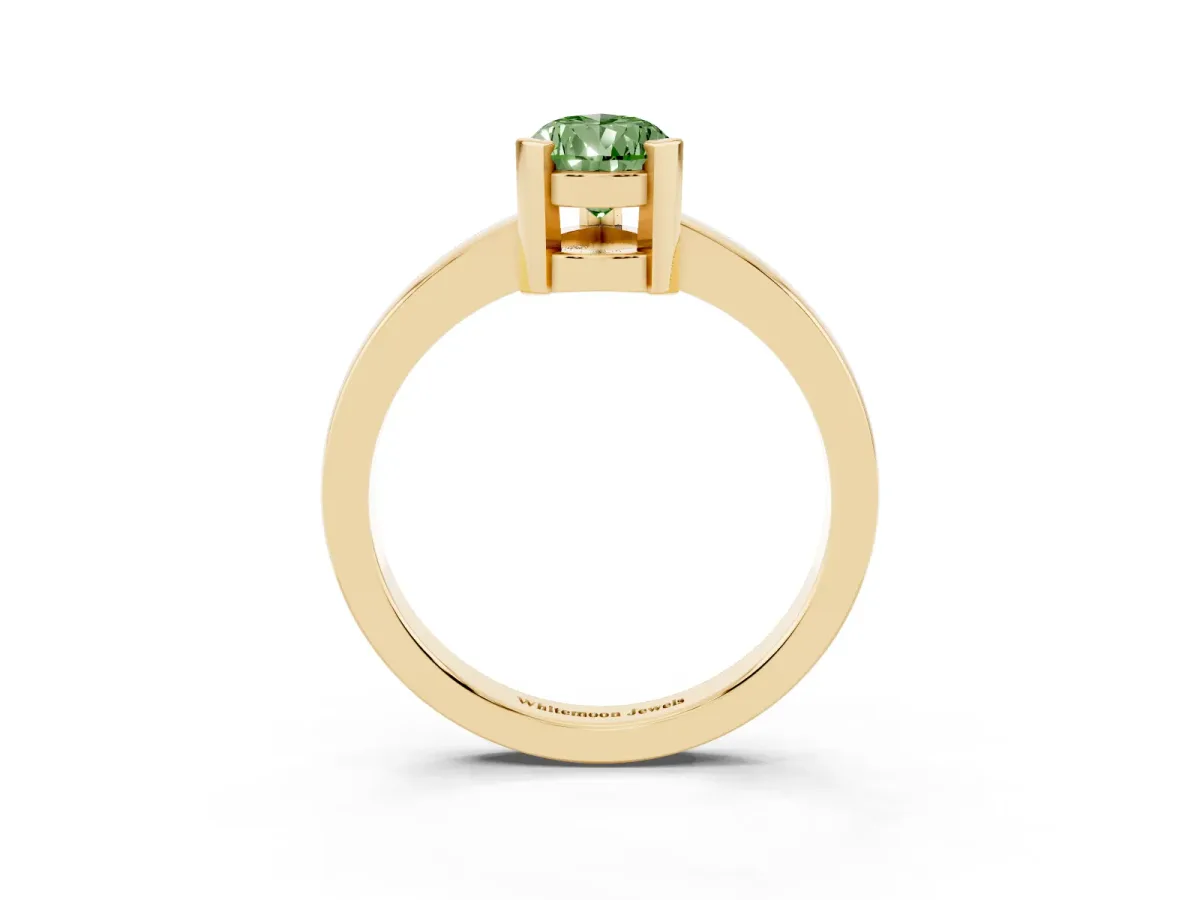 Fancy Green Pear Cut Cut Solitaire Ring with Four-Prong Setting and Classic Band Yellow gold