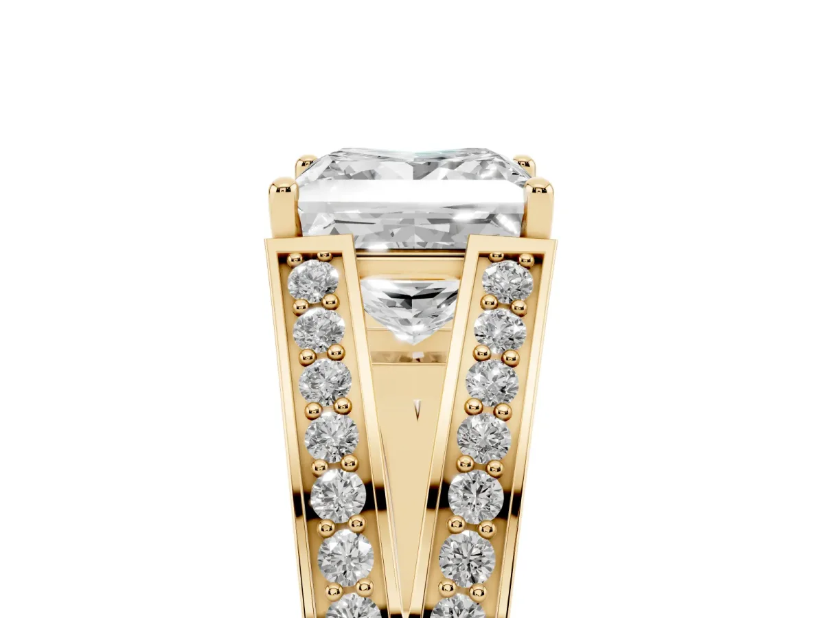 Princess Cut Diamond Split Shank Ring with Pavé Band and Four-Prong Setting Yellow gold