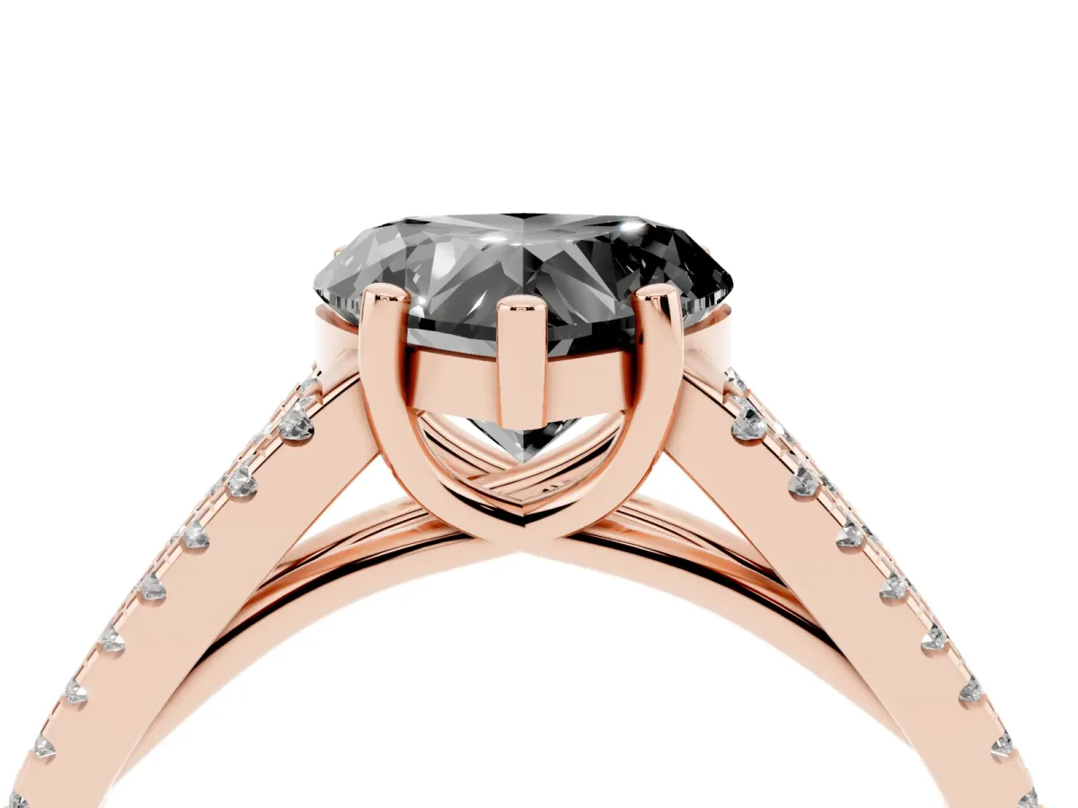 Fancy Black Heart Cut Diamond Solitaire Engagement Ring with Split Shank Pavé Band Rose gold