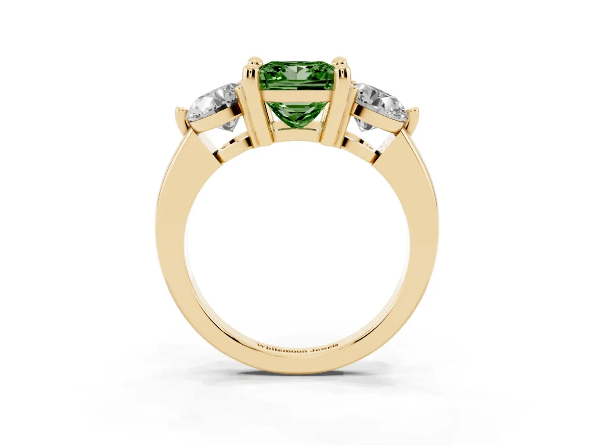 Fancy Green Three-Stone Princess Cut Brilliant Cut Solitaire Ring with Prong Setting on a Classic Band Yellow gold