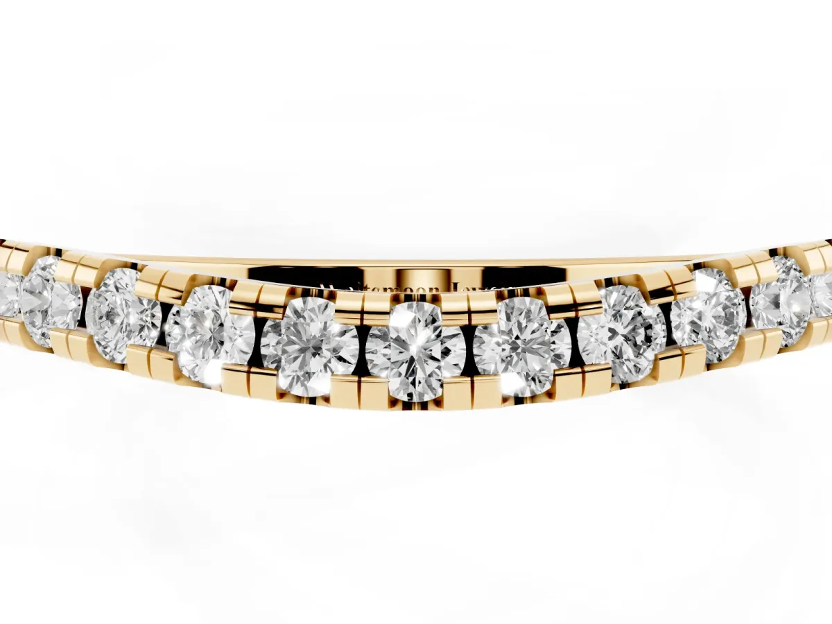 Pavé Round Diamond Curved Band with Shared Prong Setting Yellow gold