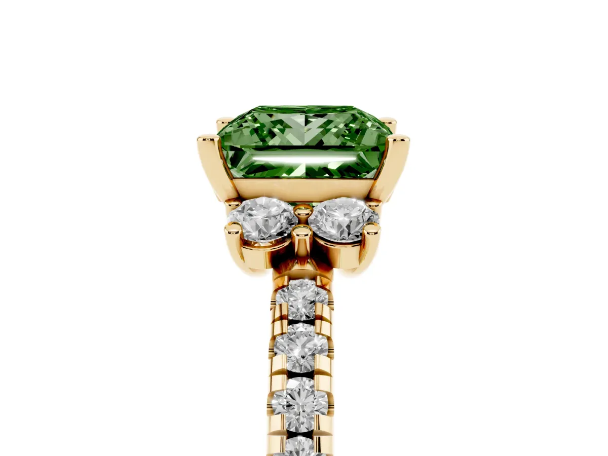 Fancy Green Princess Cut Diamond Three-Stone Pave Band with Four-Prong Setting Yellow gold