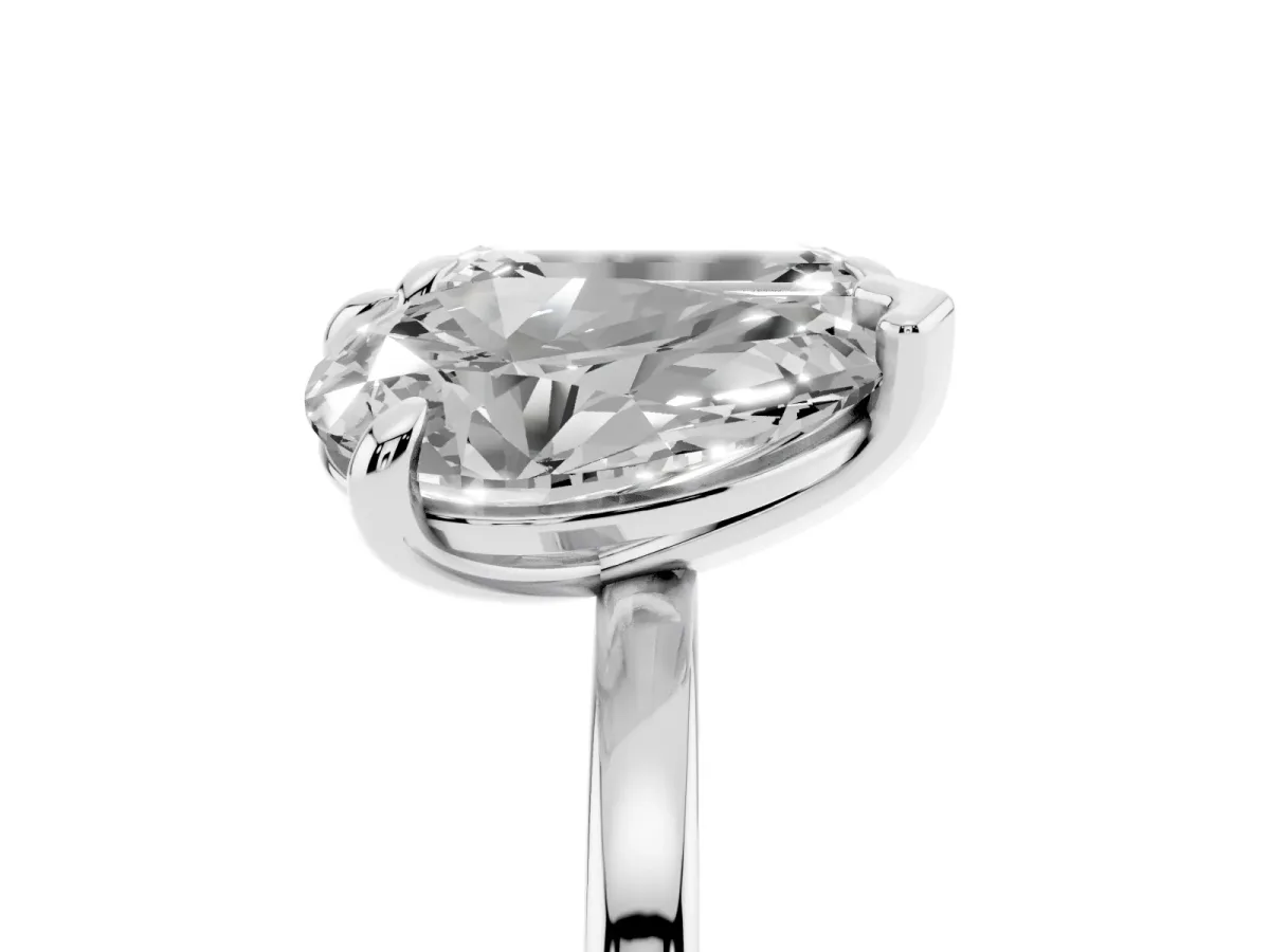 Pear and Emerald Toi Moi Ring with Prong Setting and Plain Band Silver