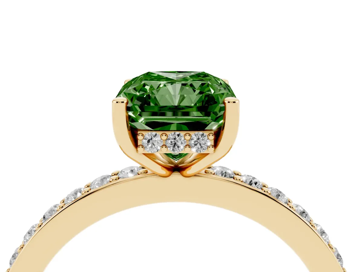 Fancy Green Radiant Cut Cut Diamond Pavé Band Ring with Four-Prong Setting Yellow gold