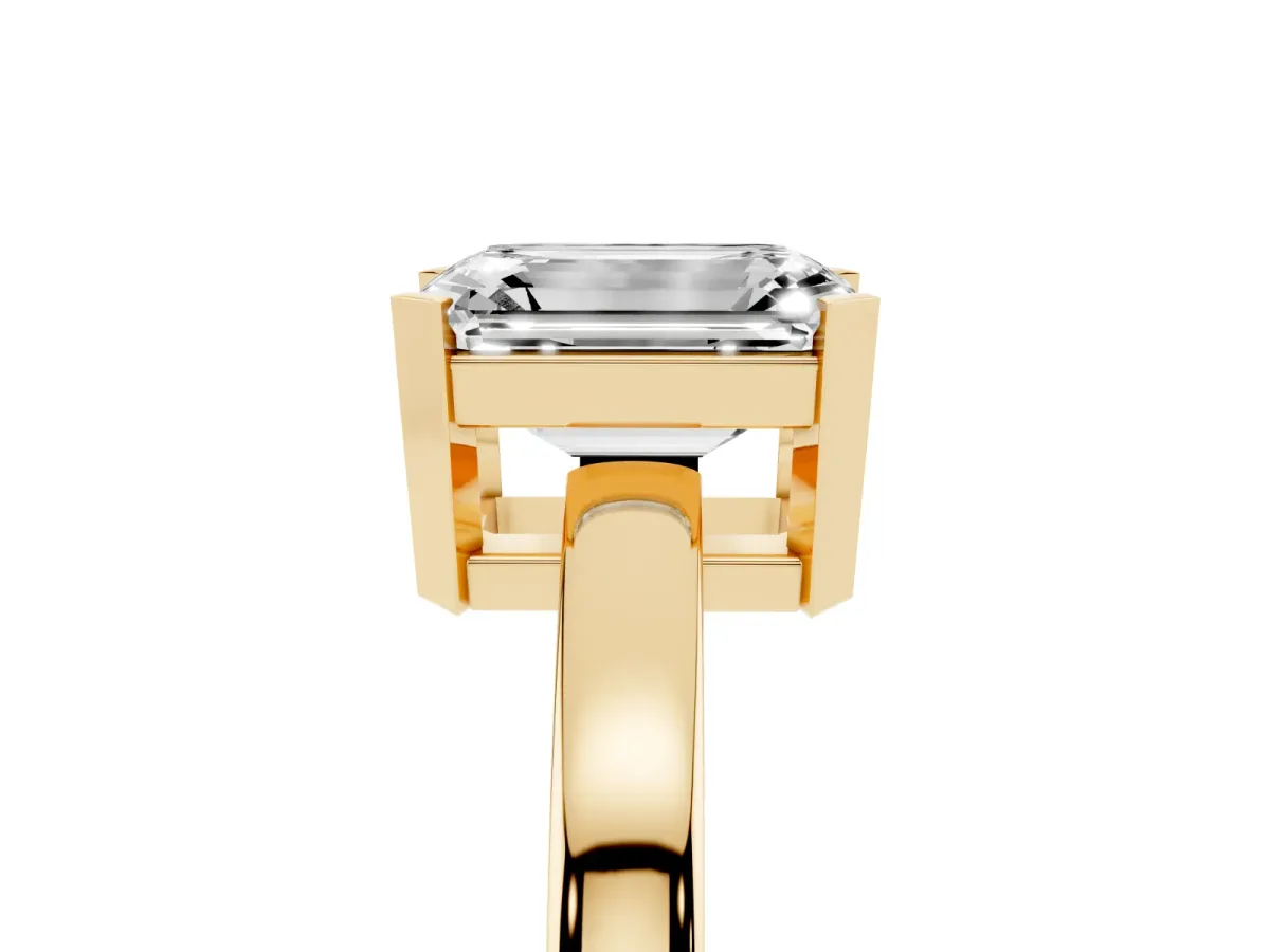 Emerald Cut Cut Solitaire Ring with Four-Prong Setting and Classic Band Yellow gold