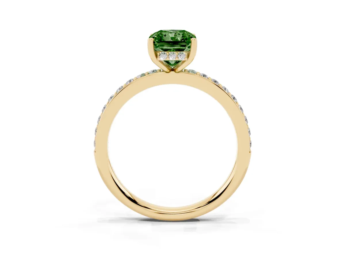 Fancy Green Radiant Cut Cut Diamond Pavé Band Ring with Four-Prong Setting Yellow gold